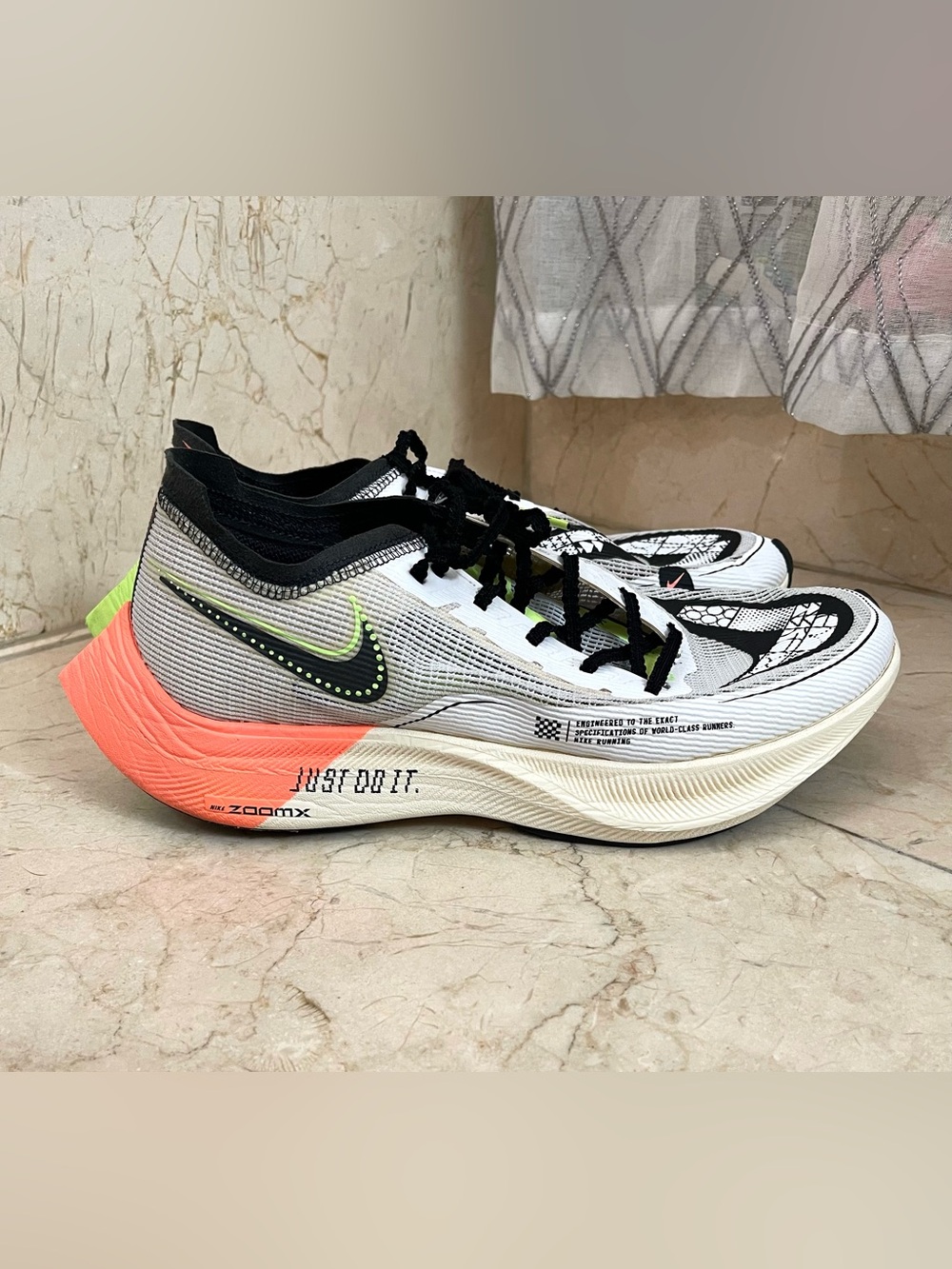 Nike (WMNS)  ZoomX Vaporfly Next% 2 Mismatched Look